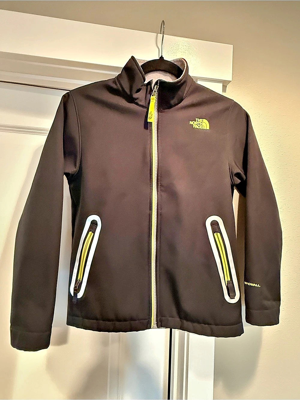 The North Face Black Full-Zip Soft Shell Jacket Youth M
